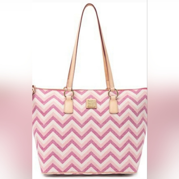 DOONEY & BOURKE PINK CHEVRON SHOULDER BAG NWT